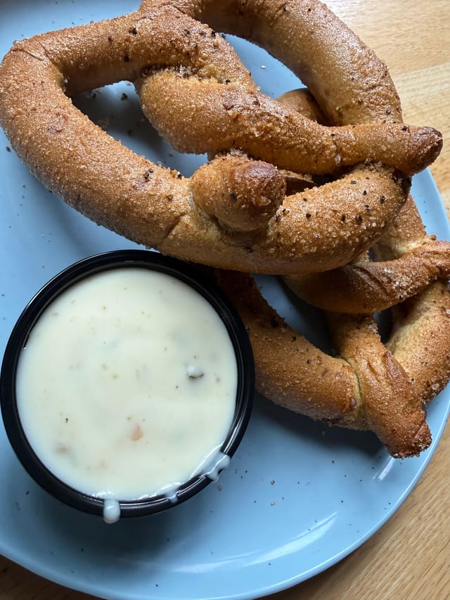 Pretzel & Queso.